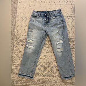 NWT old navy slouchy straight leg jeans. Never worn. Size 8.